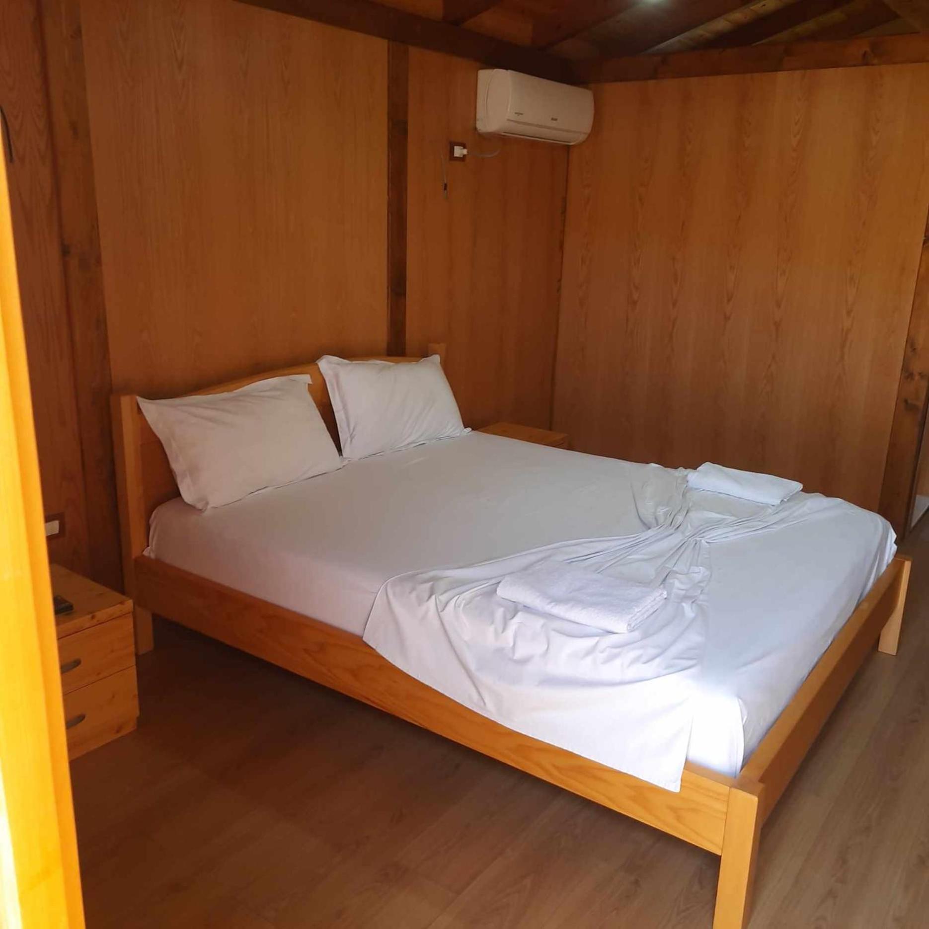 Irini'S Guesthouse Qeparo Exterior photo