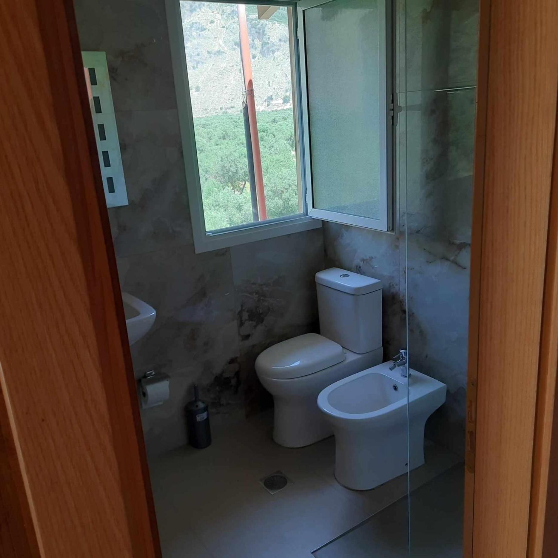 Irini'S Guesthouse Qeparo Exterior photo