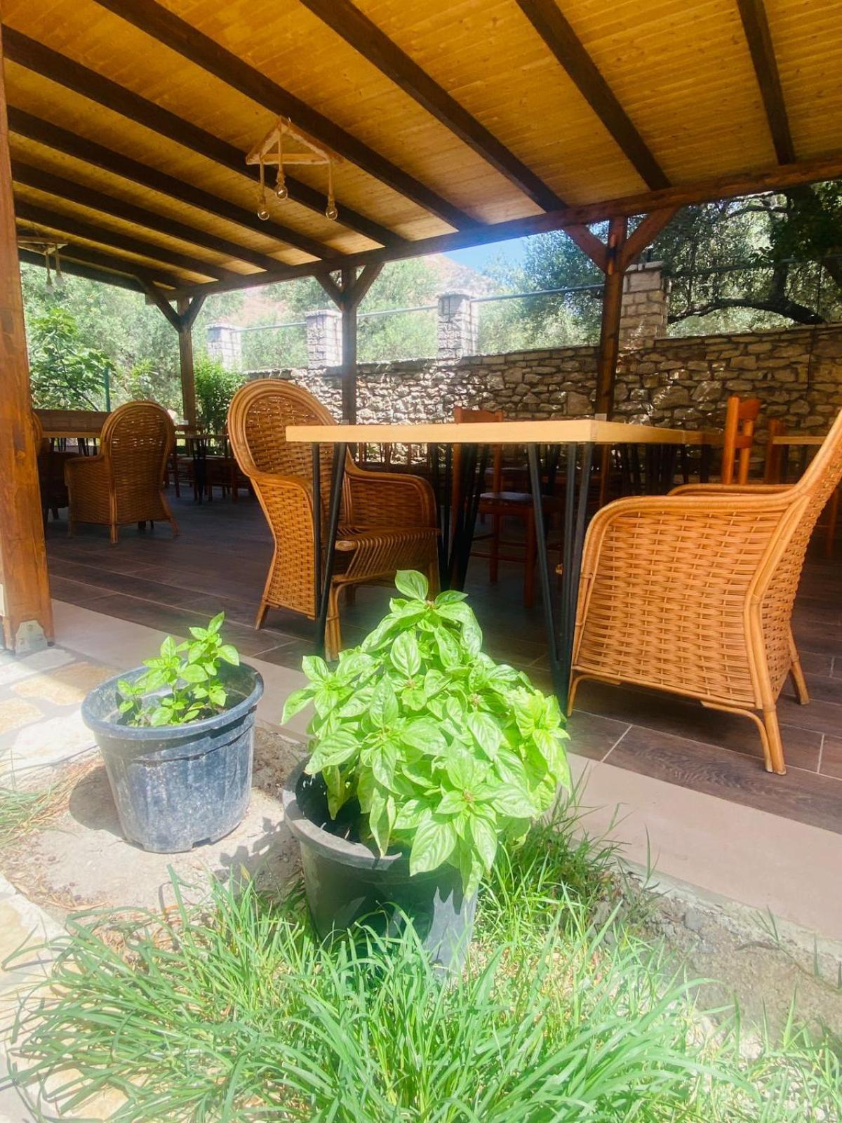 Irini'S Guesthouse Qeparo Exterior photo